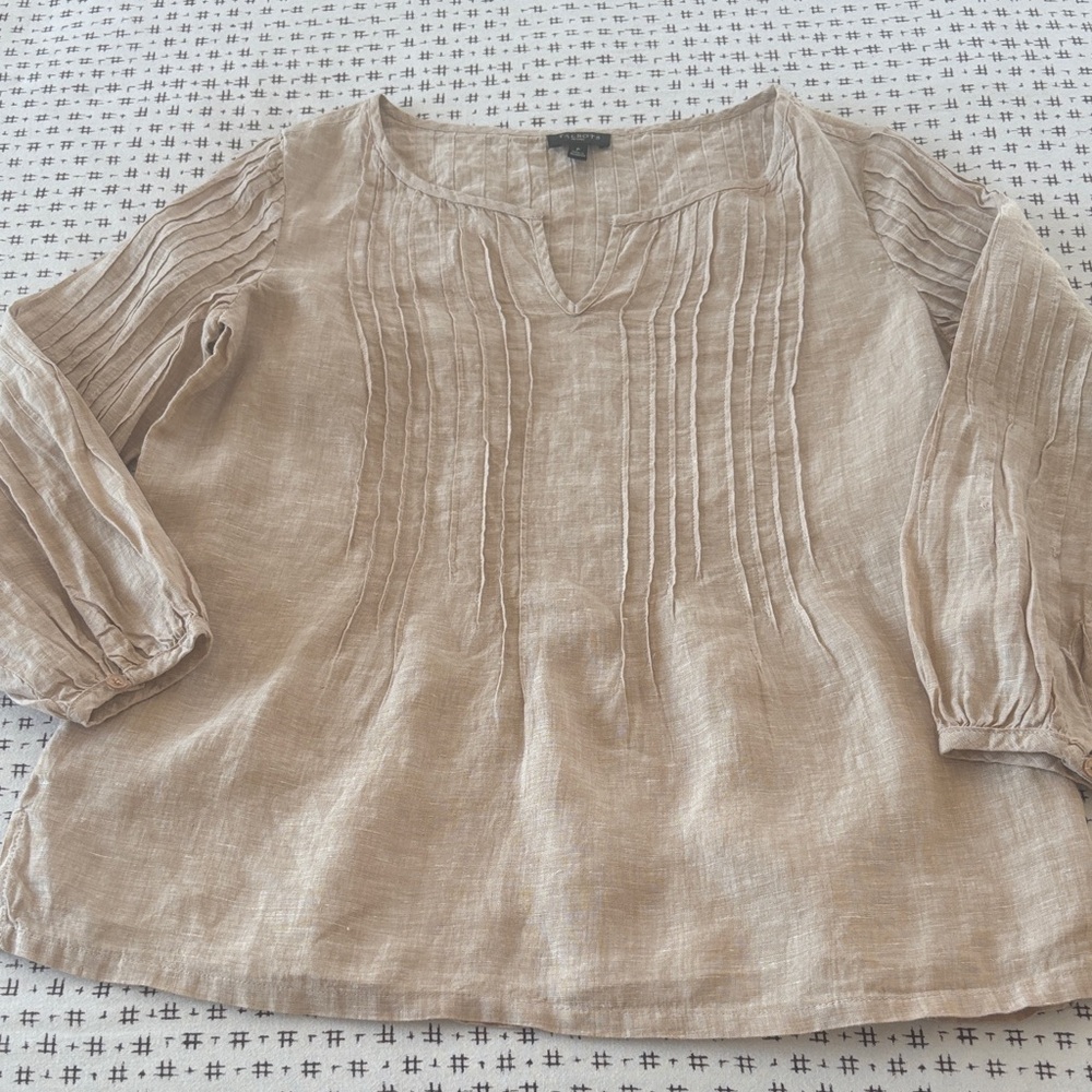 Talbots linen popover blouse,cream/natural, pleats front/back/sleeves, size P